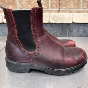 Women’s Blundstones